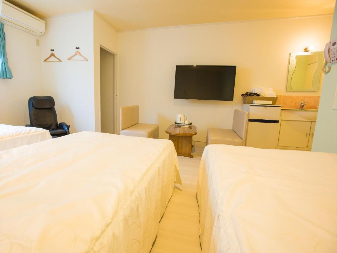 Hotel Palm Tree Hill Okinawa Екстериор снимка