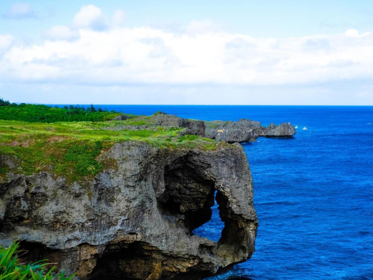 Hotel Palm Tree Hill Okinawa Екстериор снимка